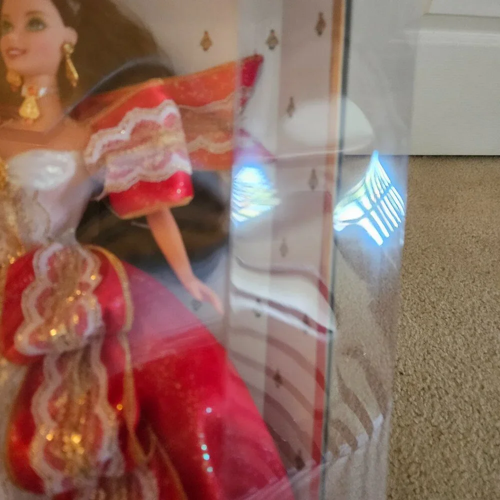 RARE NRFB MATTEL 1997 HAPPY HOLIDAYS SPECIAL EDITION CHRISTMAS BARBIE DOLL 17832